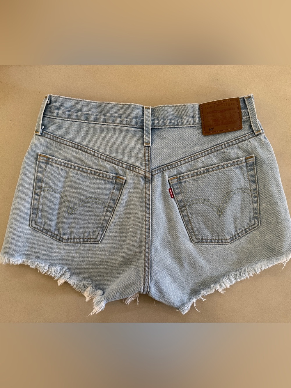 Levi’s 501 Light Wash Cutoff Shorts – Size W28 - Picture 2 of 5